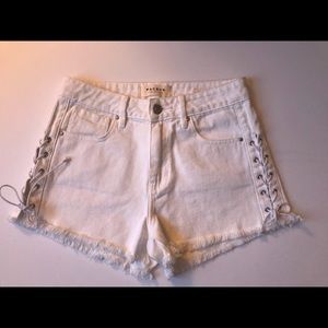 PACSUN: White Denim Shorts